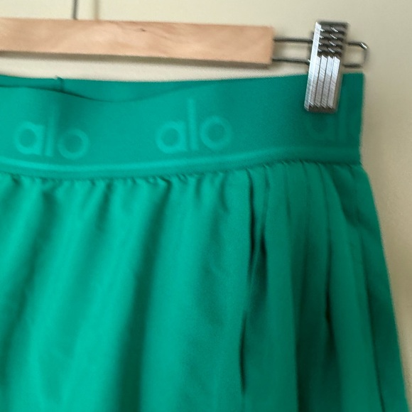 ALO Yoga Aces Tennis Skirt In Emerald Green Size Medium - Picture 5 of 7